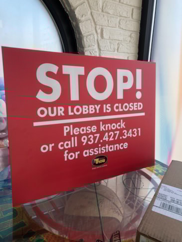 Plastic Signs & Yard Signs Plastic Signs & Yard Signs