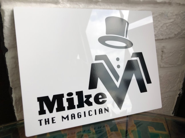 Custom Graphics & Vinyl Decals Custom Graphics & Vinyl Decals