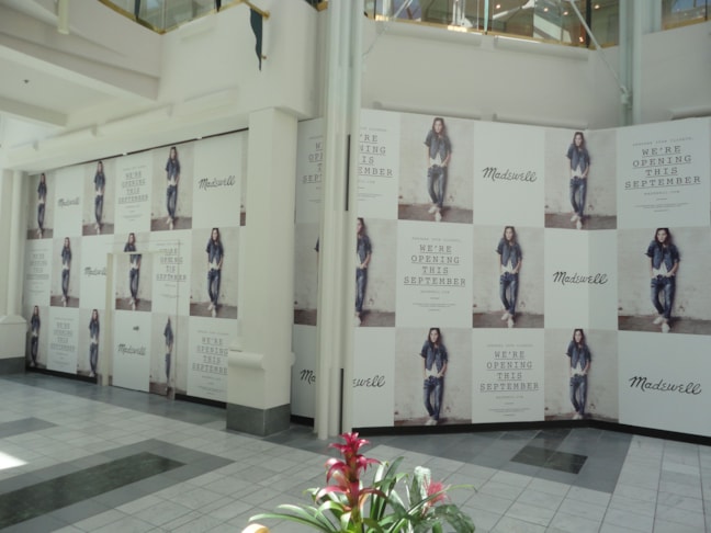 Custom Graphics & Vinyl Decals Custom Graphics & Vinyl Decals