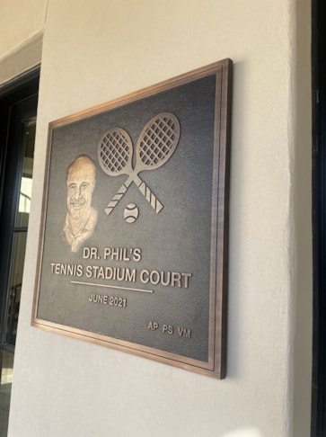 Custom Plaques & Engravings in Dallas Custom Plaques & Engravings in Dallas