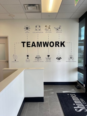 Custom Graphics & Vinyl Decals Custom Graphics & Vinyl Decals