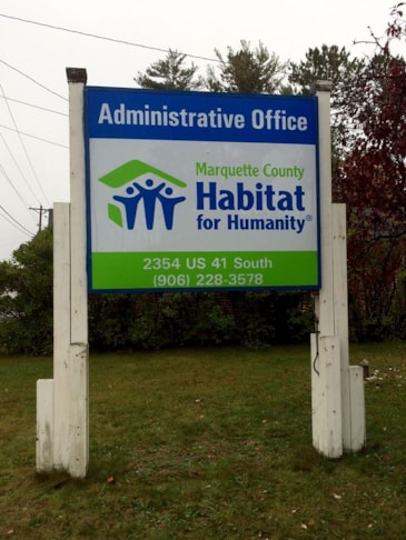 Post & Panel Signs Post & Panel Signs