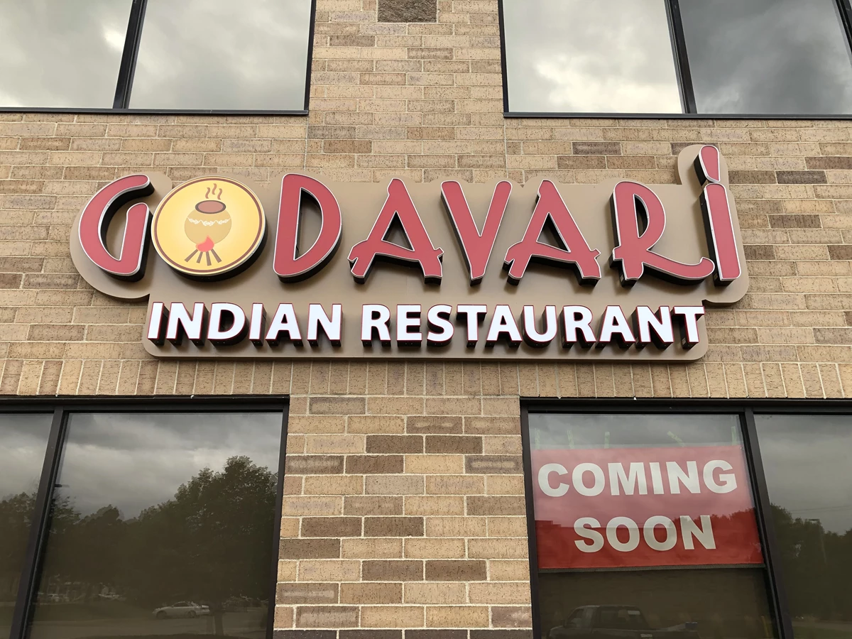 coming soon restaurant sign